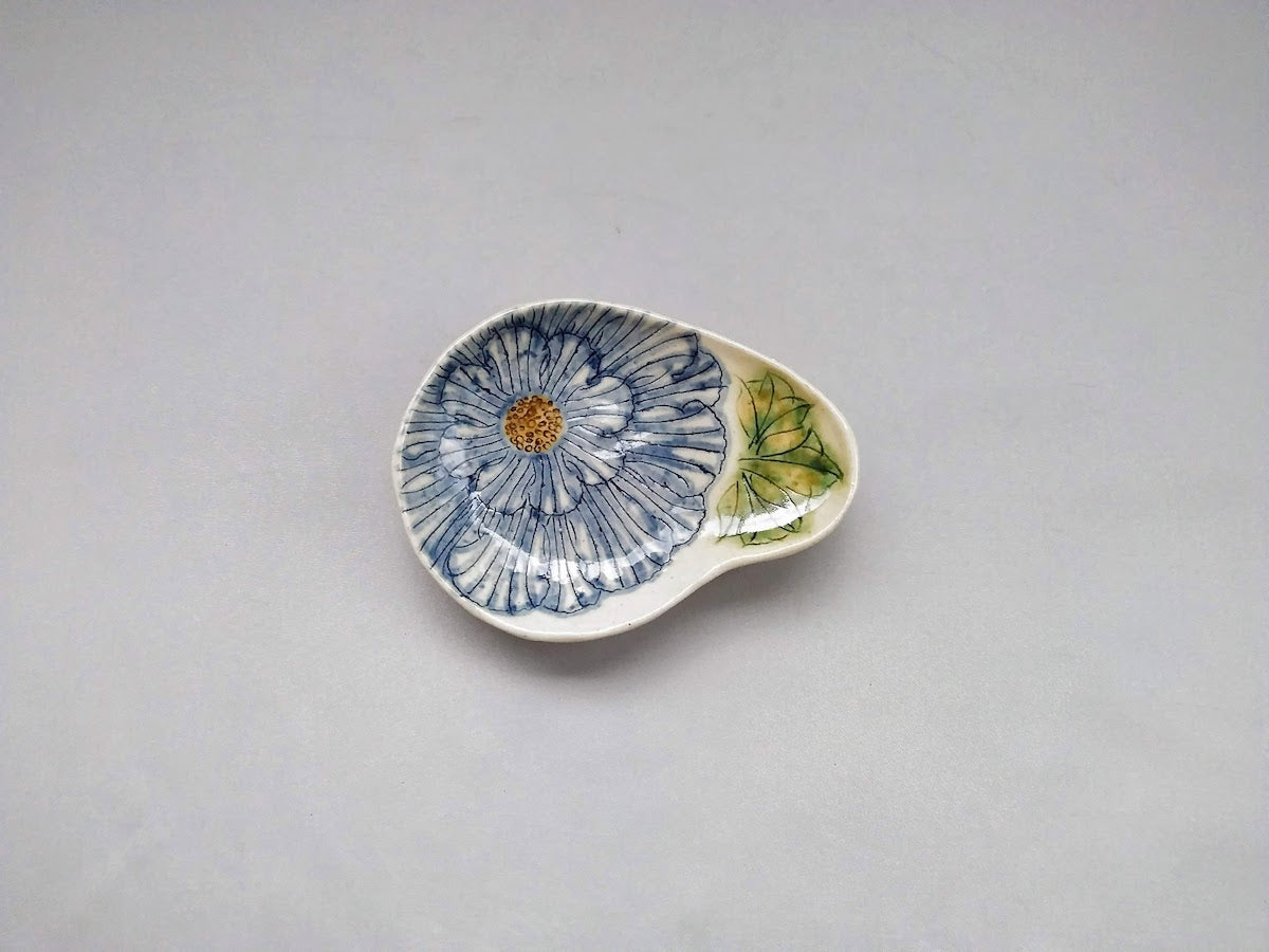 舞牡丹紋まが玉三つ足小皿 青【加藤芳平】