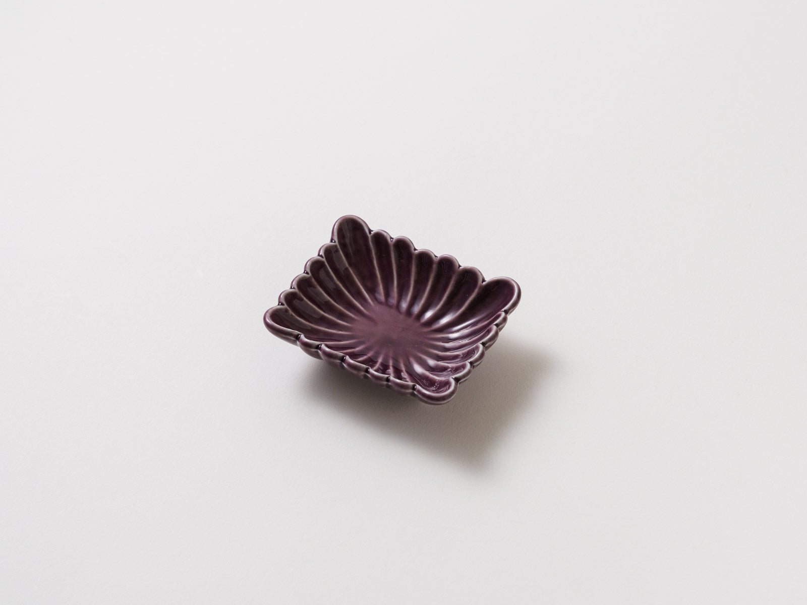 菊割長角小皿 紫釉【福泉窯】