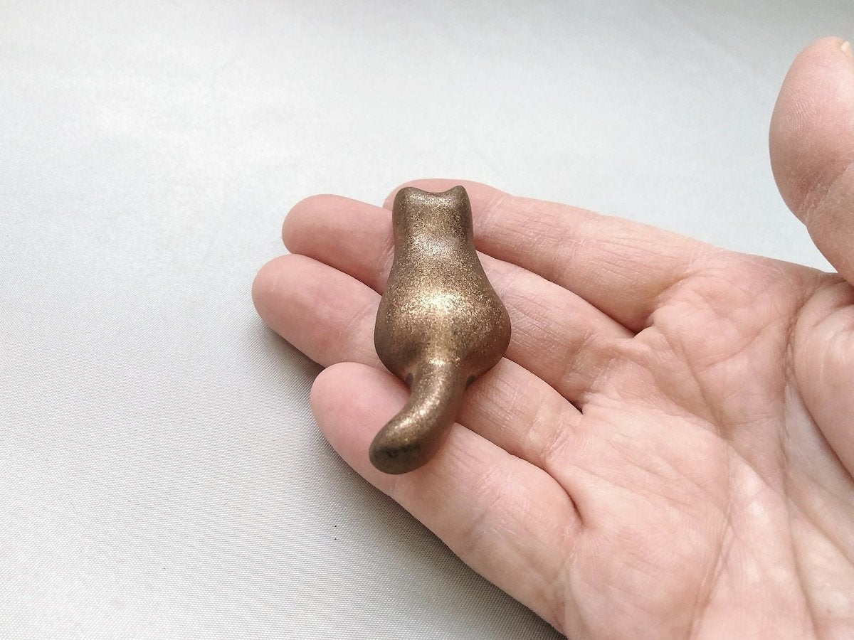 金泥釉箸置きねこ【喜鶴製陶】