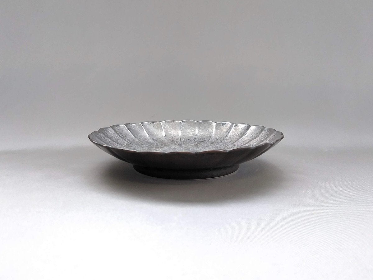 黒柚子内銀塗り菊4.5寸皿【陶悦窯】