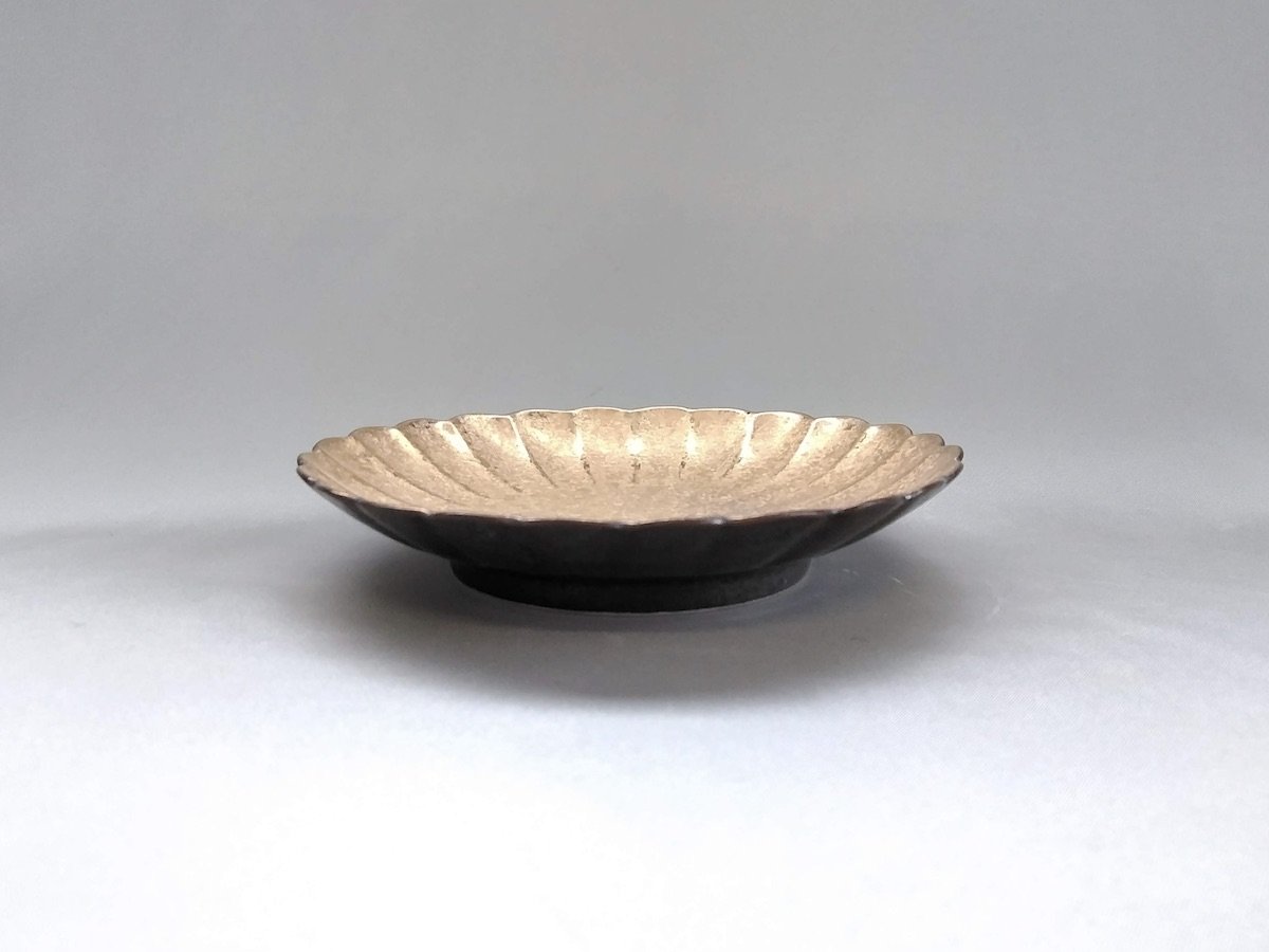 黒柚子内金塗り菊4.5寸皿【陶悦窯】