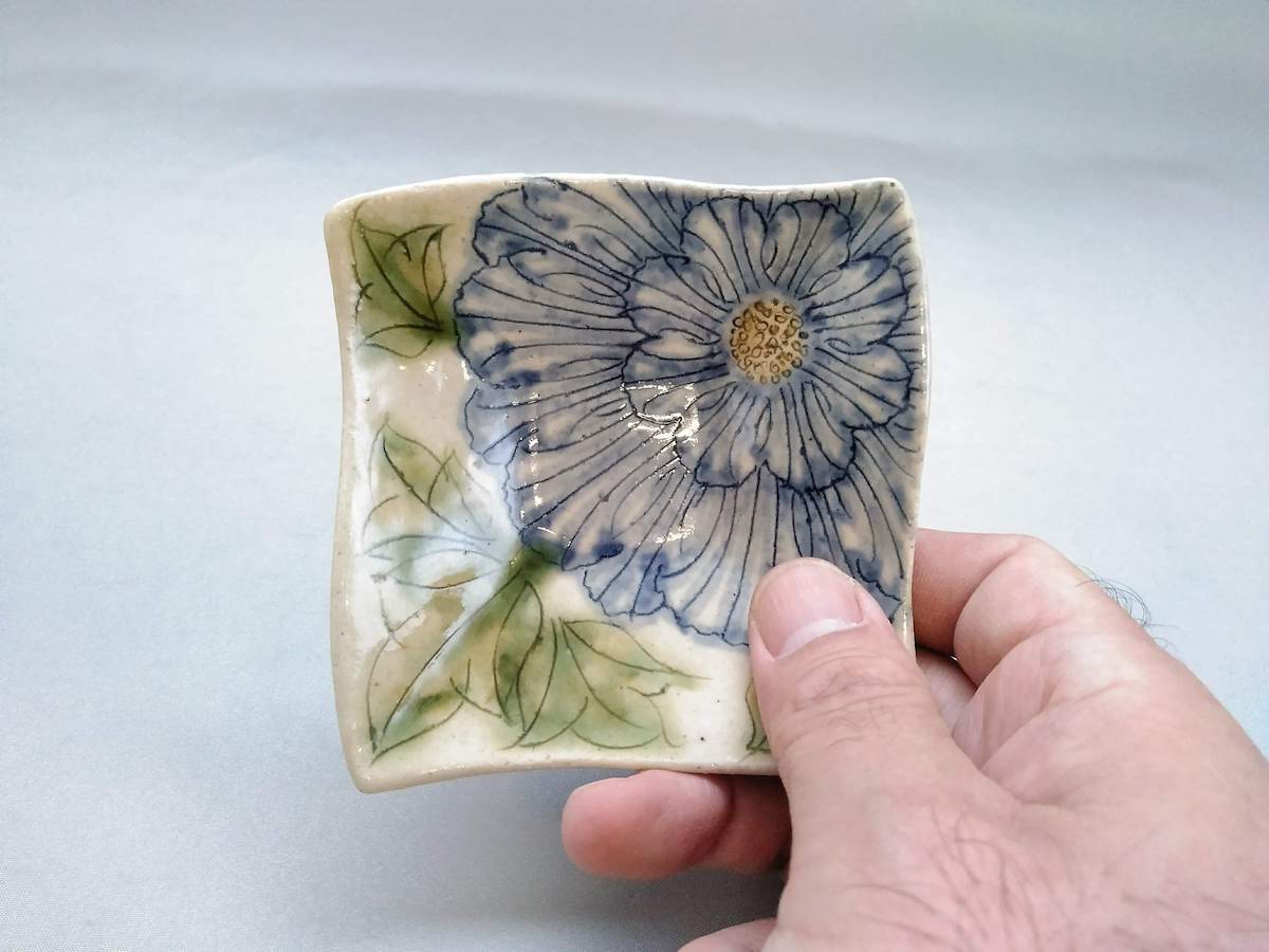 舞牡丹ゆらり角豆皿青【加藤芳平】