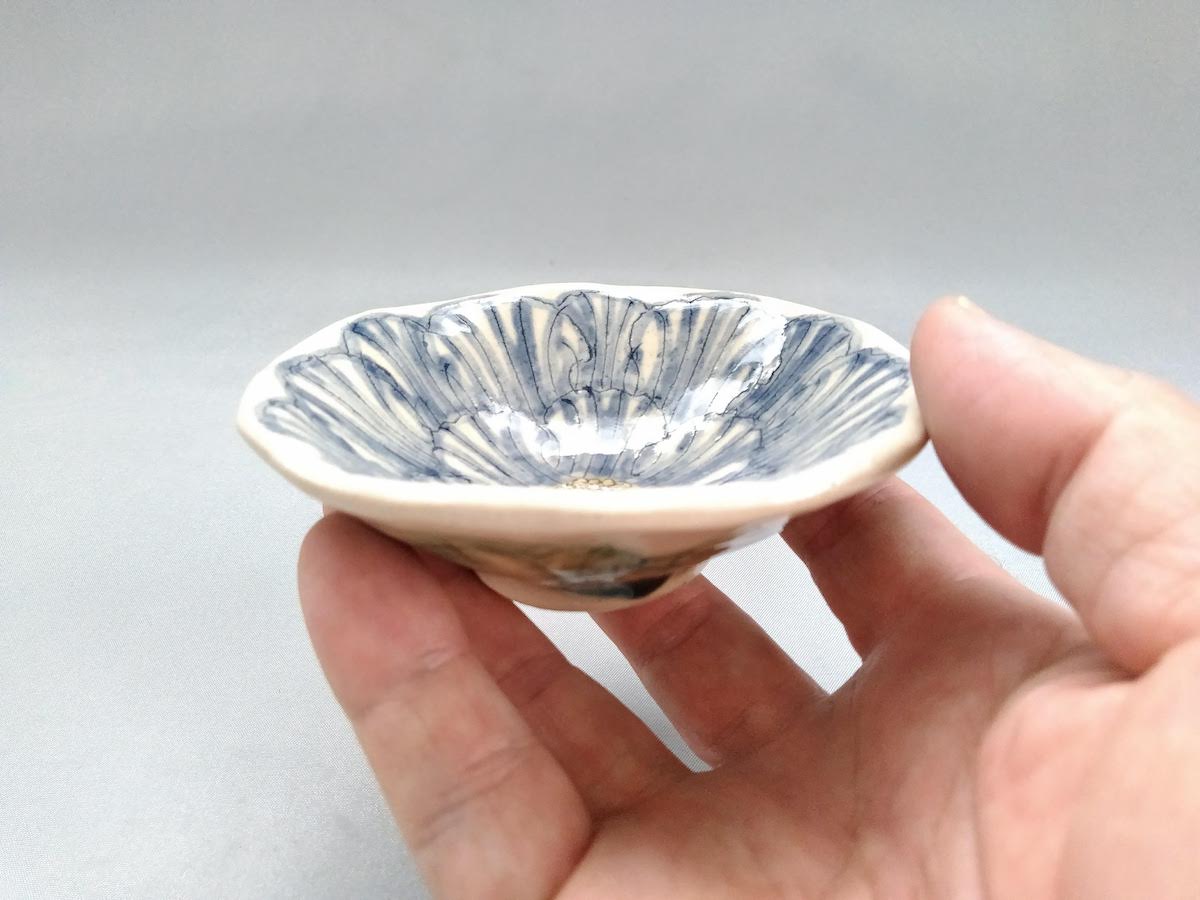 牡丹花輪花豆鉢 青【加藤芳平】